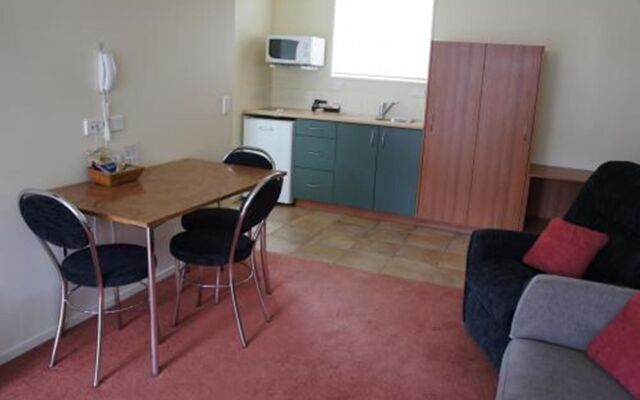Bks Egmont Motor Lodge