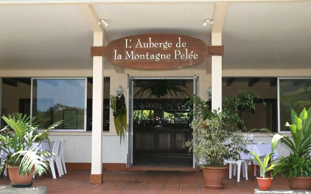 Auberge de la Montagne Pelee Hotel