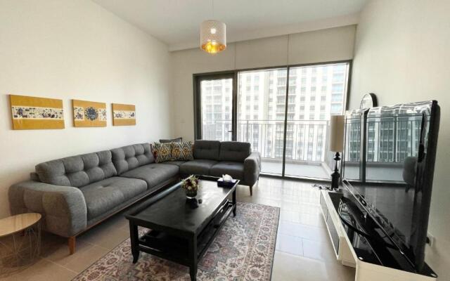 Wonderful 2bedroom with Balcony -Dubai Hills