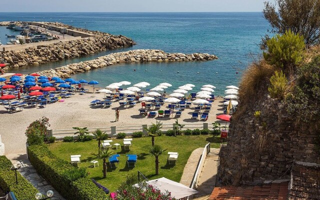 Baia Marticana Residence Hotel