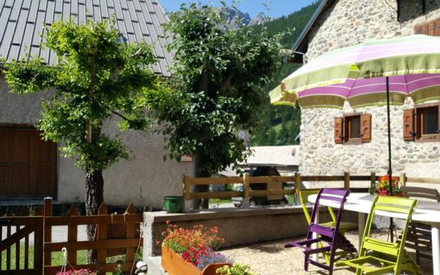 Chez Annie & Marcel (Adults Only)