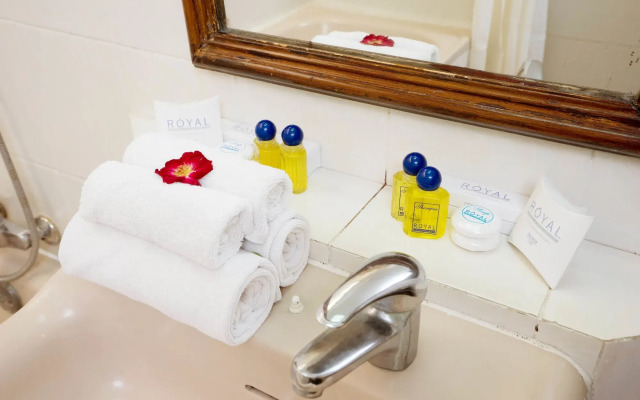 Royal Orchids Garden Hotel & Condominiums