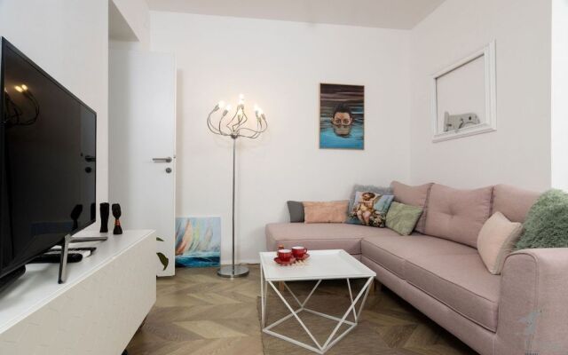 Mina Apartment