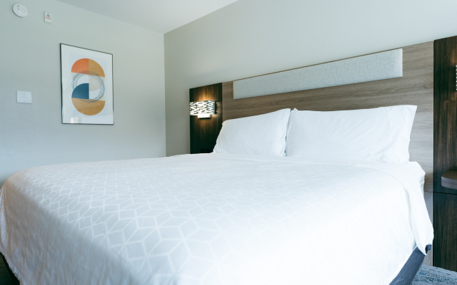Holiday Inn Express Tulsa South Bixby by IHG
