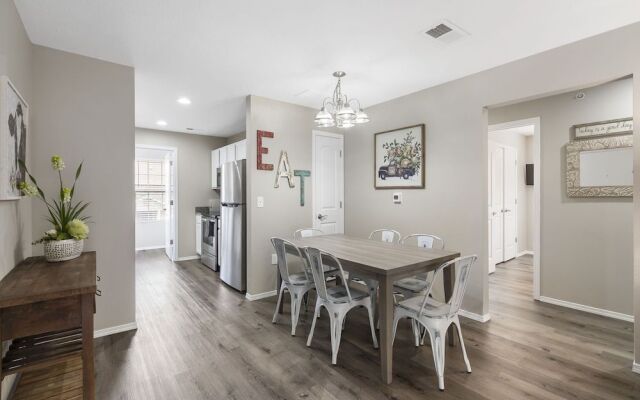 Country Farmhouse - Best of Branson!