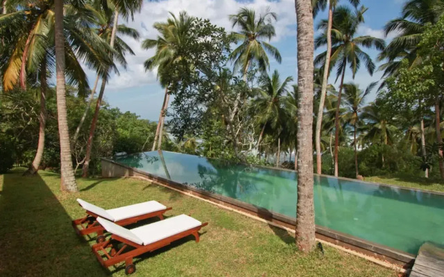 Sustainably Designed Villa Overlooking Indian Ocean