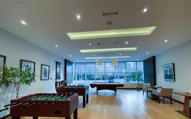 LUX Lavish Suite with Full Marina View 4