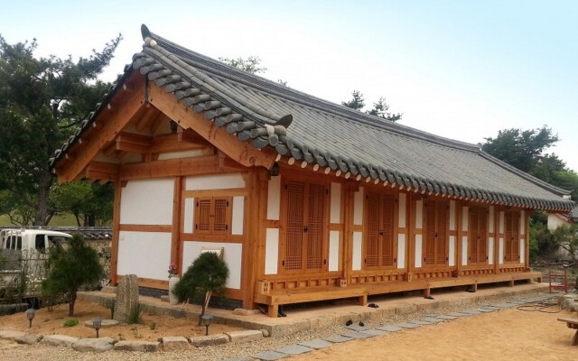 Happy Village Syeobul Guesthouse