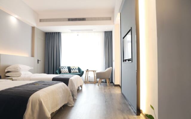 Heqi Hotel