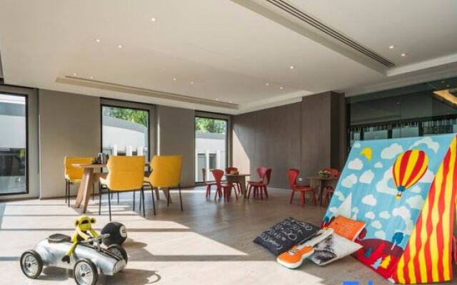 Pattaya the Base Four-Bedroom Top Floor Infinity Pool