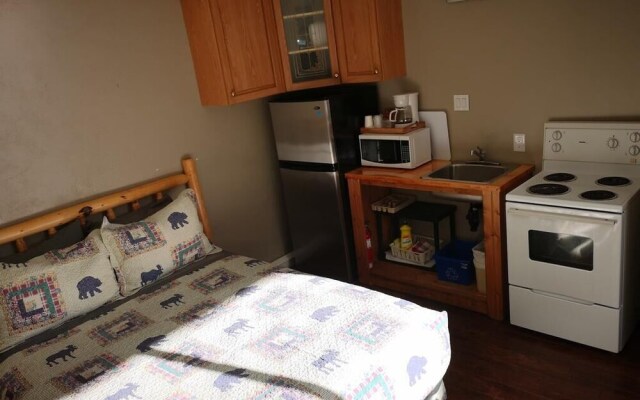 Overlook Inn & Cabins