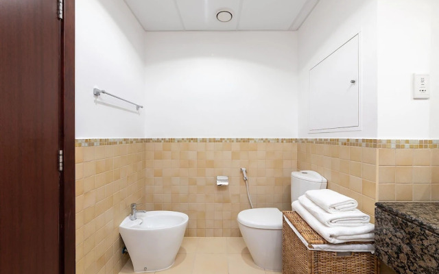 Panoramic Spacious City View 2BR Escape