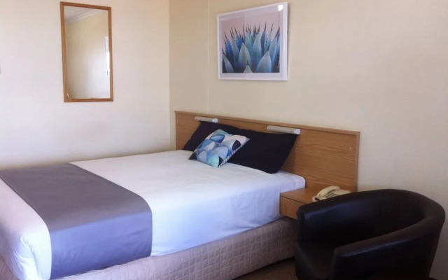 Comfort Inn Blue Shades