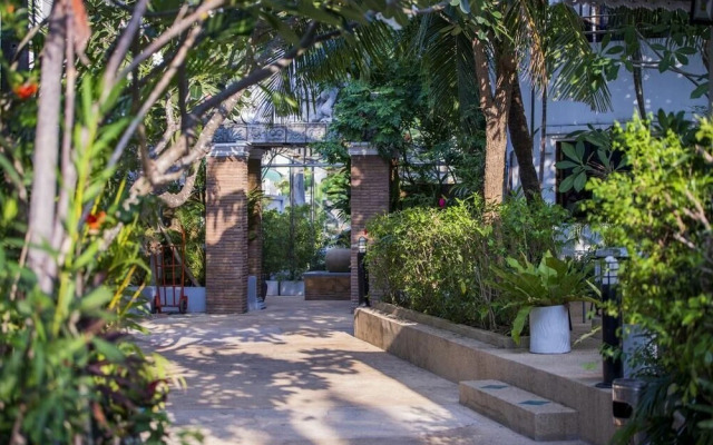 Sharaya Karon Resort