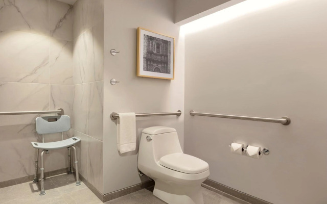 Hilton Garden Inn Guadalajara Airport