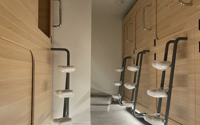 Airone Capsule Hotel
