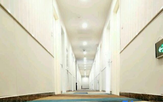 Qingzhu Yuexiang Hotel (Shanghai East Huancheng Road Metro Station)