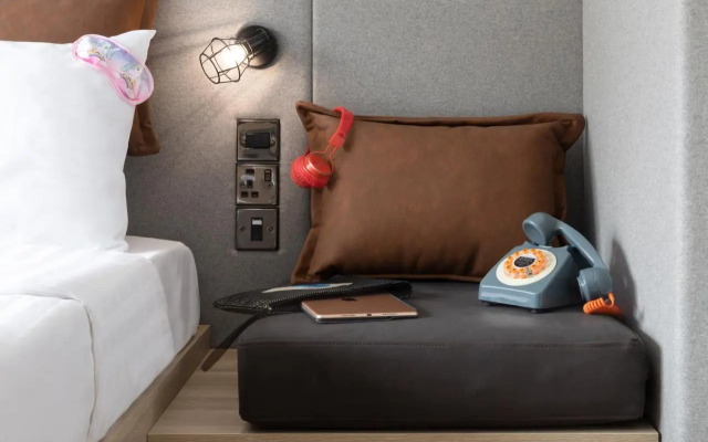 Moxy Cork