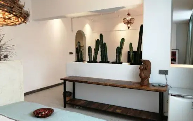 Kending Aiqinghai Hostel