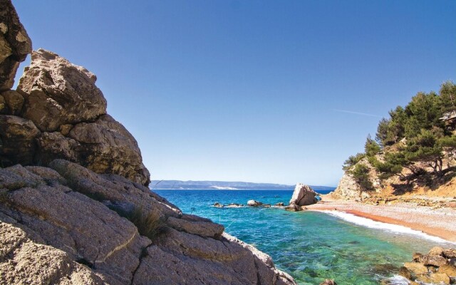 Nice Home in Mimice With Wifi and 2 Bedrooms