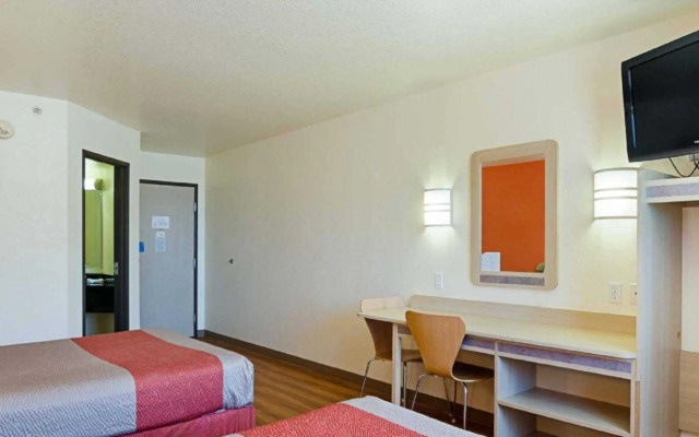 Motel 6 Fort Lupton, CO
