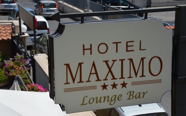 Hotel Maximo