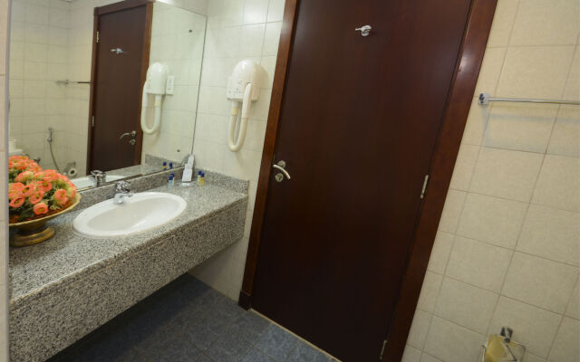 Parkside Suites Hotel Apartment
