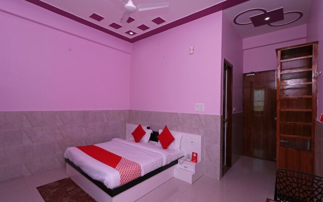 OYO 12065 Hotel Raj Palace