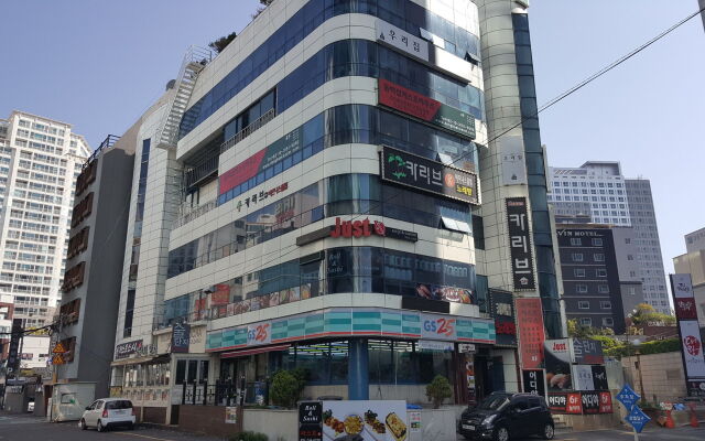 Dongbaekseom Guest House