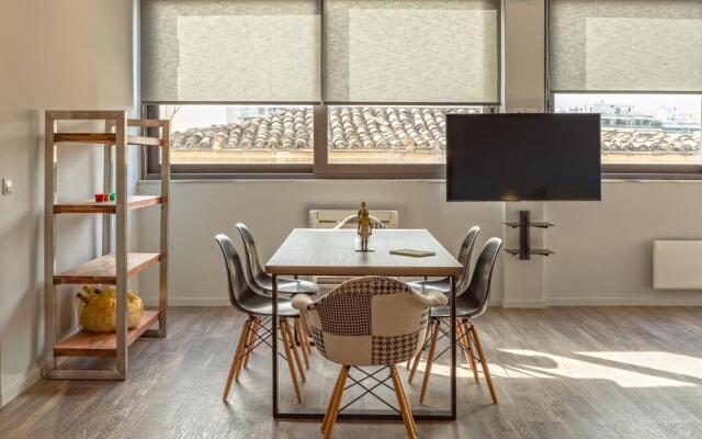 THE apartment 2 BDRS/2 BATHS luxury residence