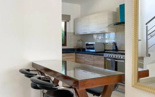 Prime Location House at Cerritos Great Price