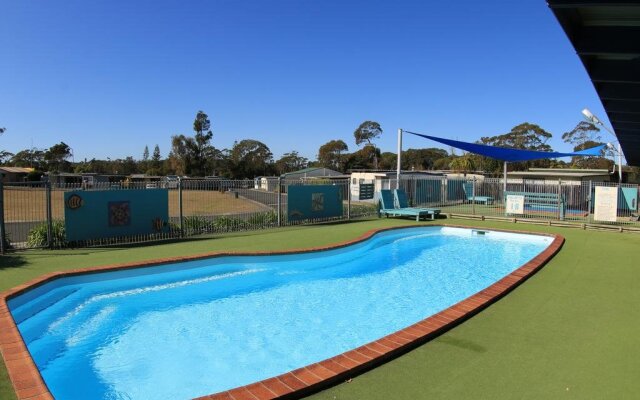 Lakeside Cabins & Holiday Village