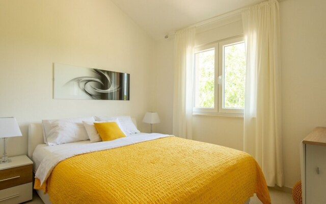 Enticing Apartment in Vir near Sea Beach