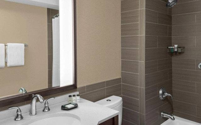 Sheraton Lincoln Harbor Hotel