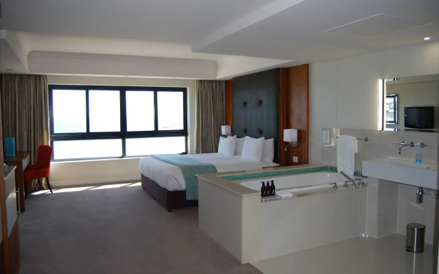 Blaauwberg Beach Hotel