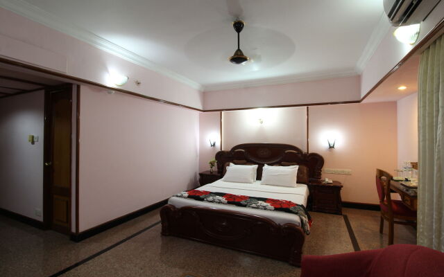 Mayura Residency