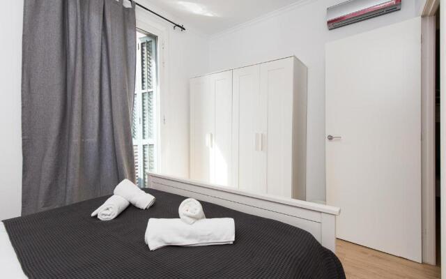 Lovely and Convenient Sagrada Familia Apartment