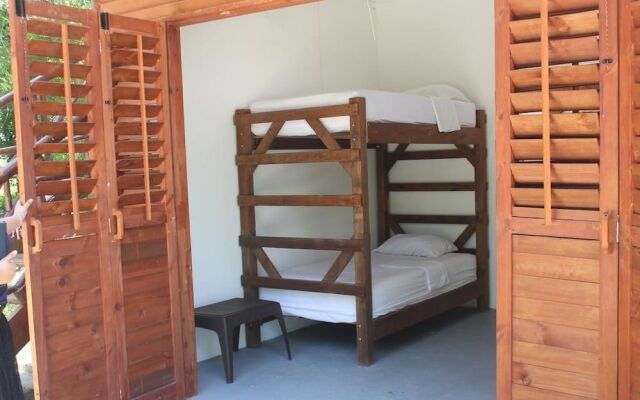 Media Luna Hostel Baru