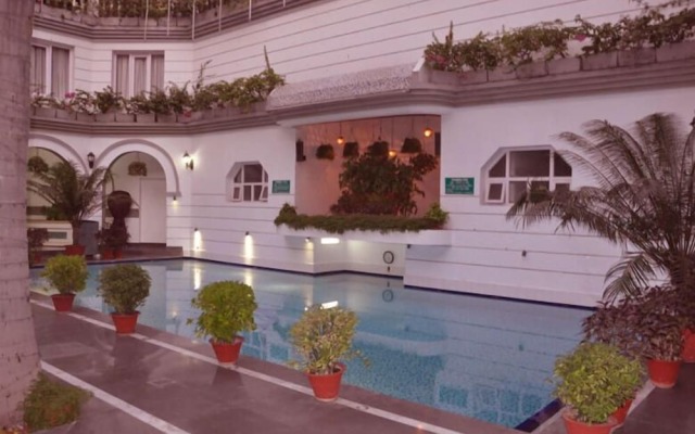 Grand Continental Hotel
