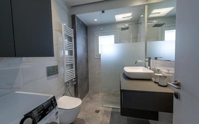 Faliro lux apartment by the sea vipgreece