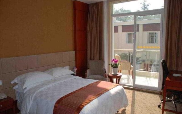 Gongqing Jinhang Hotel