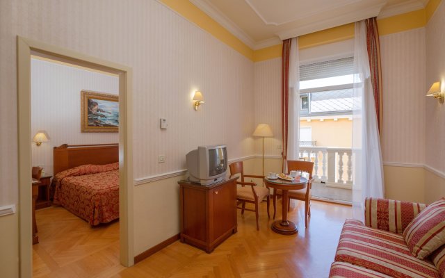 Continental Hotel 