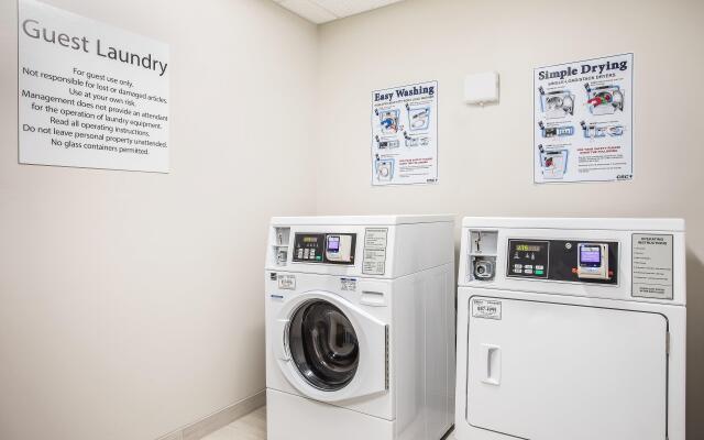 Holiday Inn Express & Suites Lexington W - Versailles by IHG