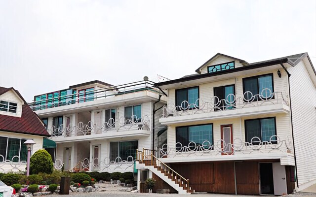 Taean Red Pension