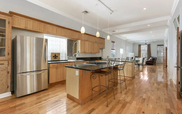 Spacious Condo in the Center of NOLA