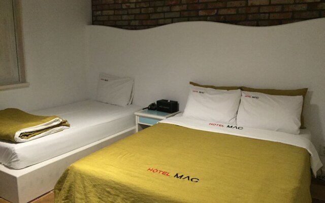 Mac Hotel