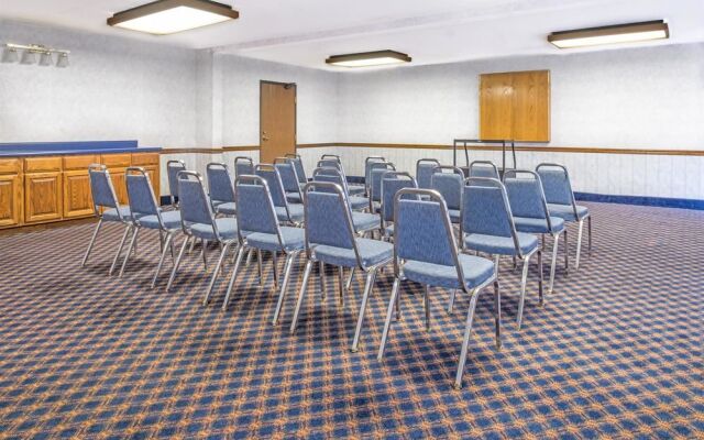 Days Inn Pontoon Beach