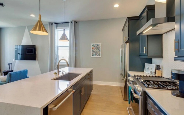 Mega Home 24 Beds and Karaoke