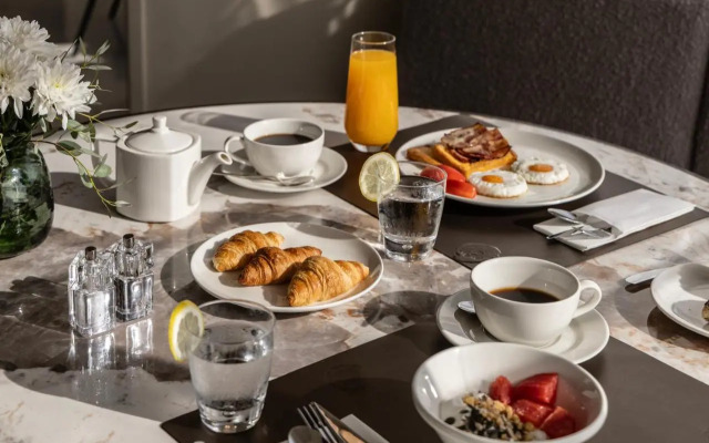 Crown Resorts Horizon Hotel