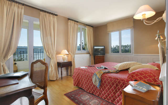 Le Beau Rivage